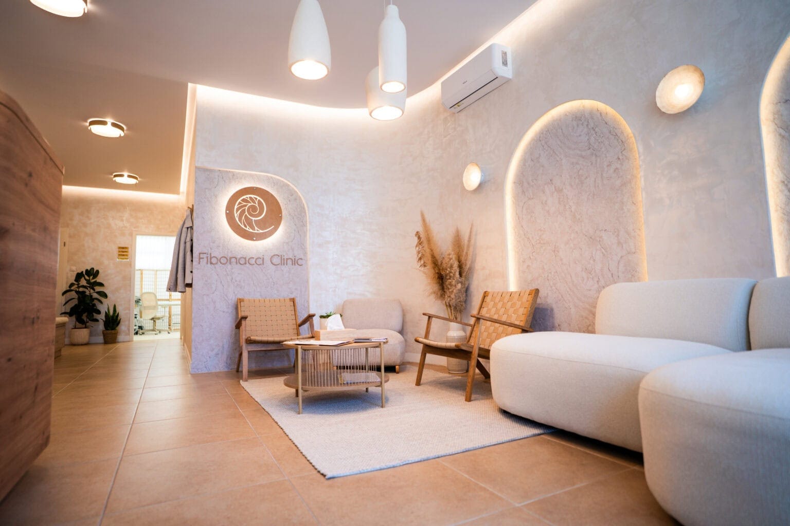 A Fibonacci Clinic nyugodt, világos várótere